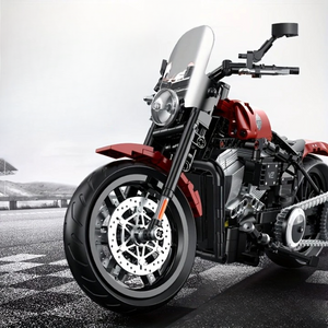 RED MOTORCYCLE WITH A V2 ENGINE 1:8 | 542 pieces