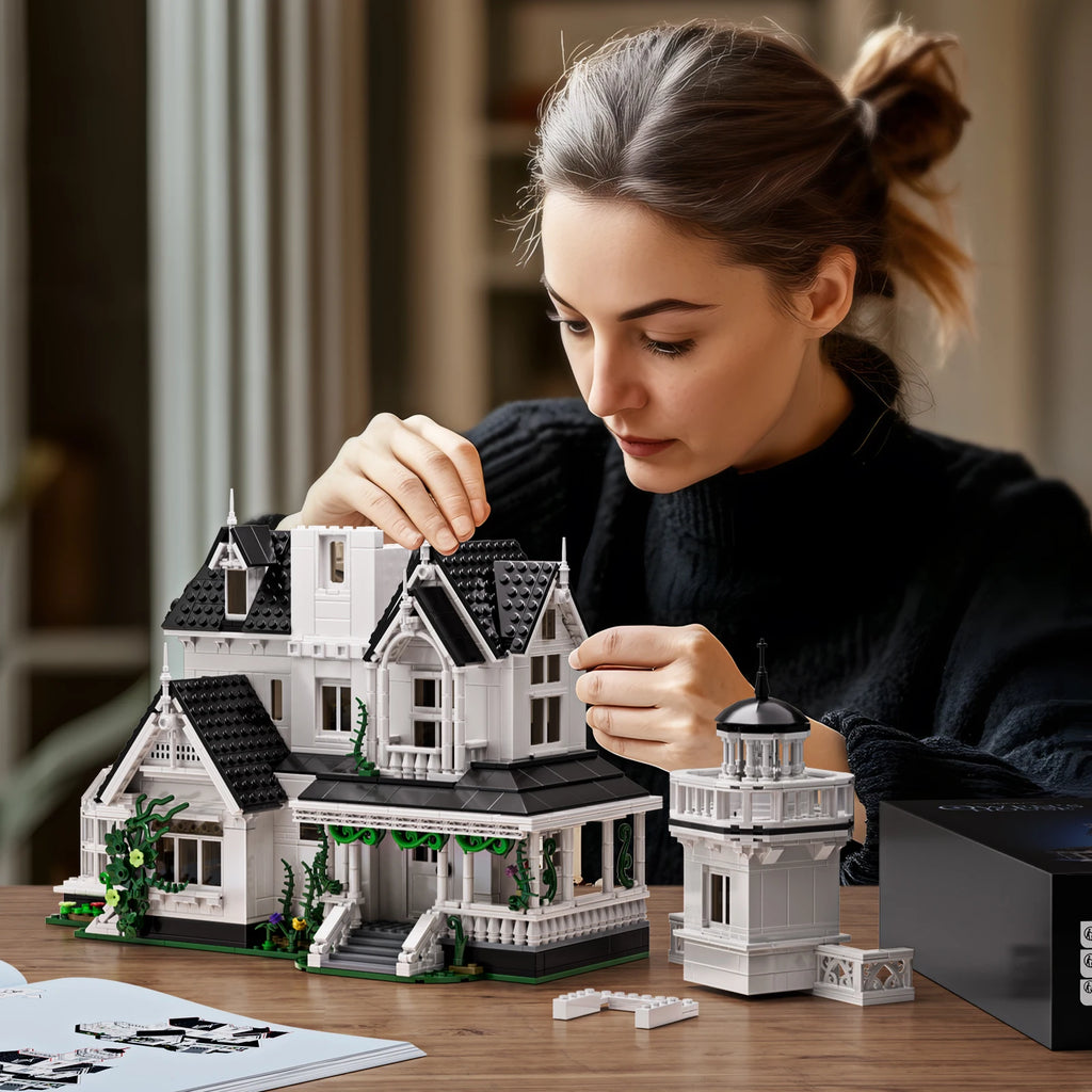 MAGICAL VICTORIAN ESTATE | 1877 pieces