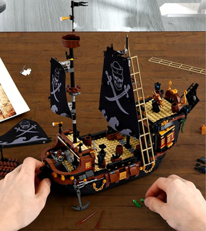 PIRATE SHIP | 1328 pieces